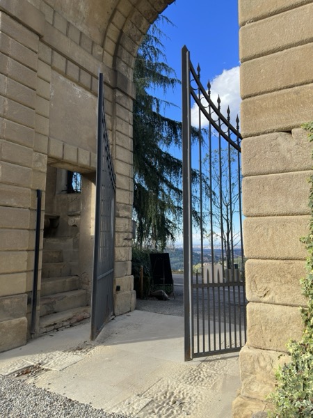 Villa Guastavillani gates